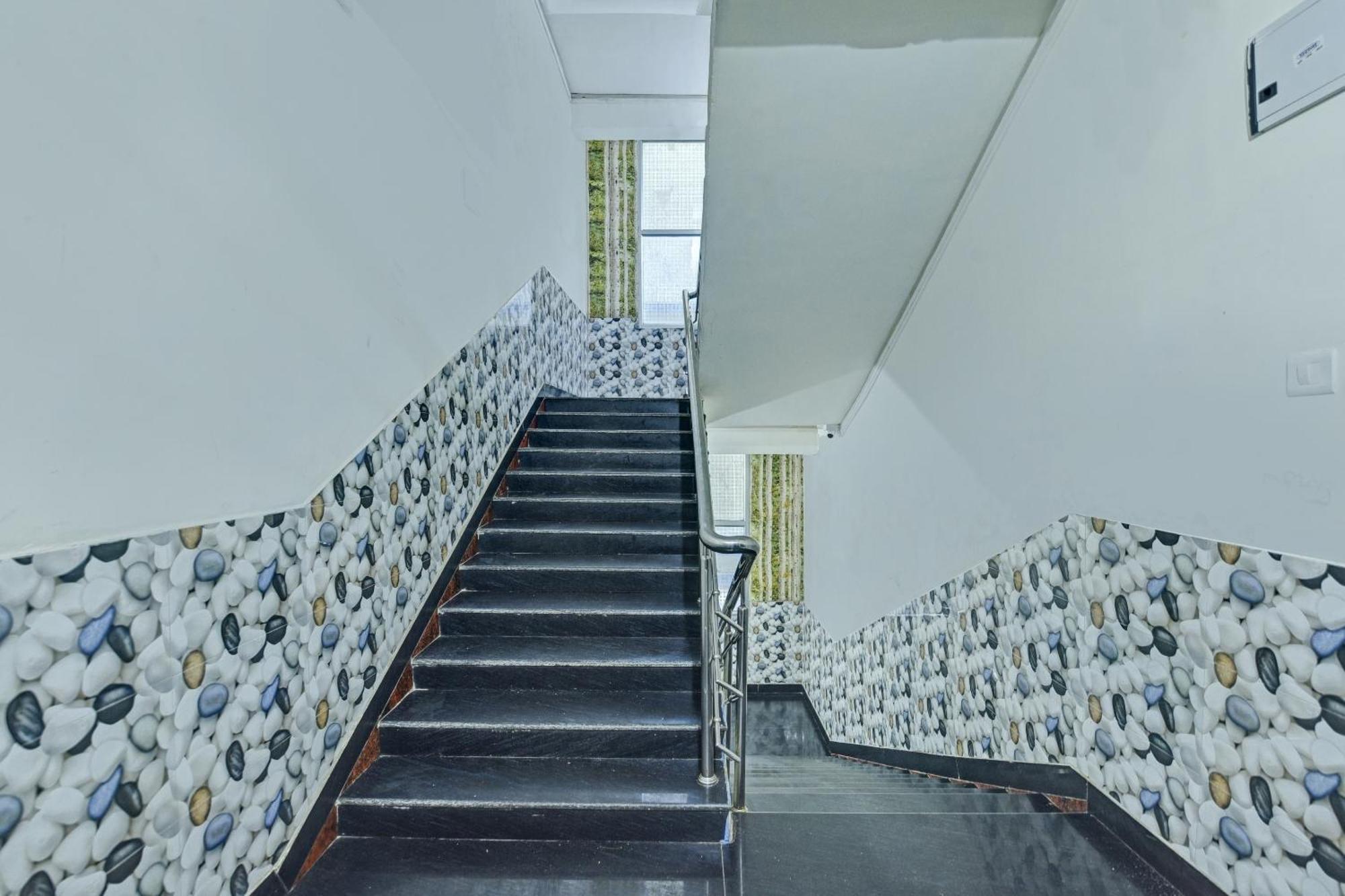 Hotel O Jagat Palace Ранчи Екстериор снимка